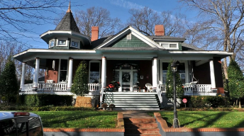 A historic property in Plaza-Midwood
