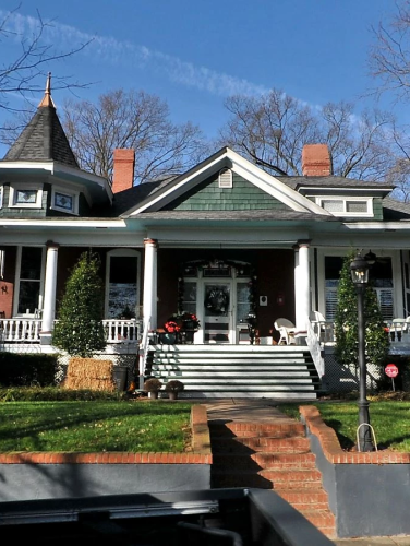 A historic property in Plaza-Midwood