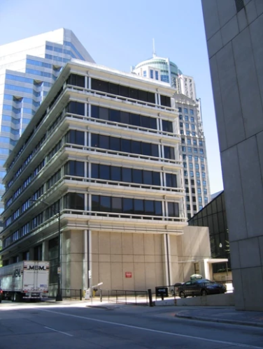 The one-time headquarters of a century-old local bank offers a unique example of Modernist architecture in Charlotte’s financial district.