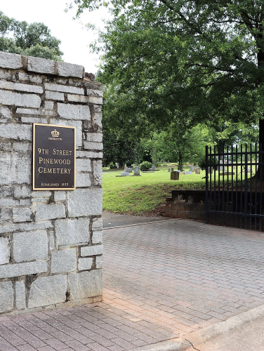Elmwood and Pinewood Cemeteries in uptoen Charlotte