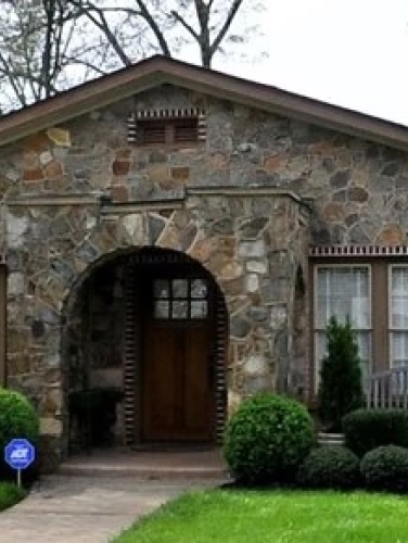 Exterior view of the Calvin Neal House