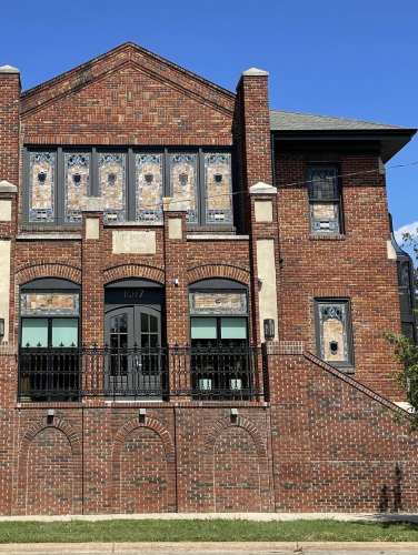 Exterior of Parkwood Avenue ARP Church on a sunny day